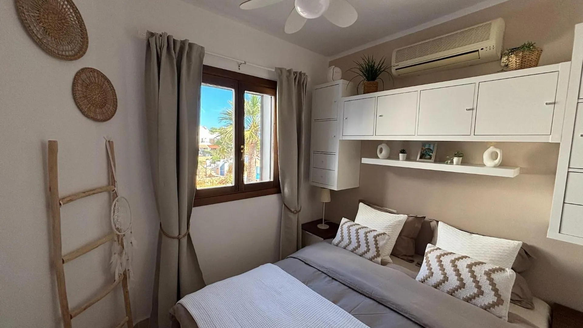 Hippie Und Famila Paraiso Cala d'Or  Apartment