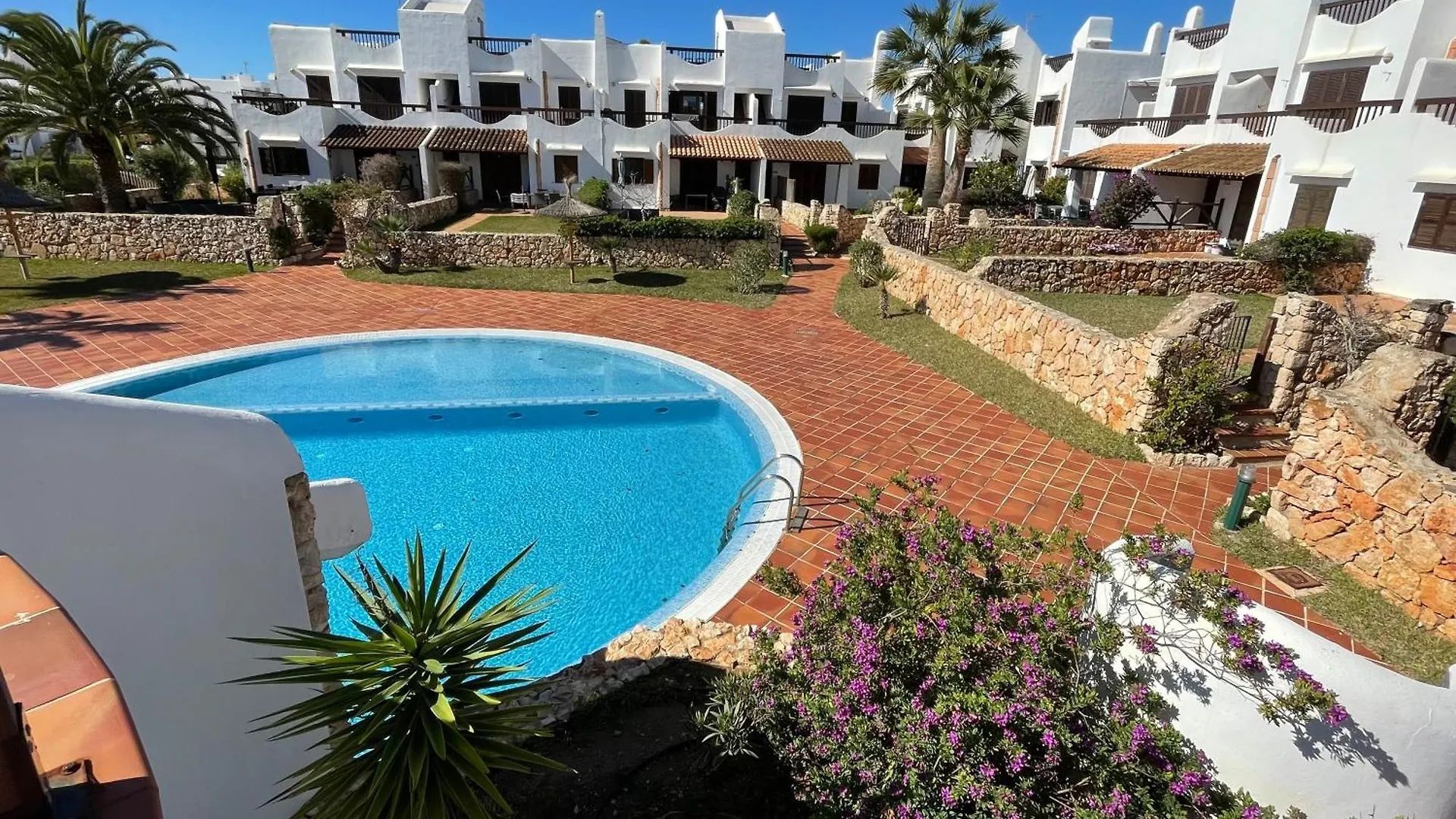 Hippie Und Famila Paraiso Cala d'Or  Spain